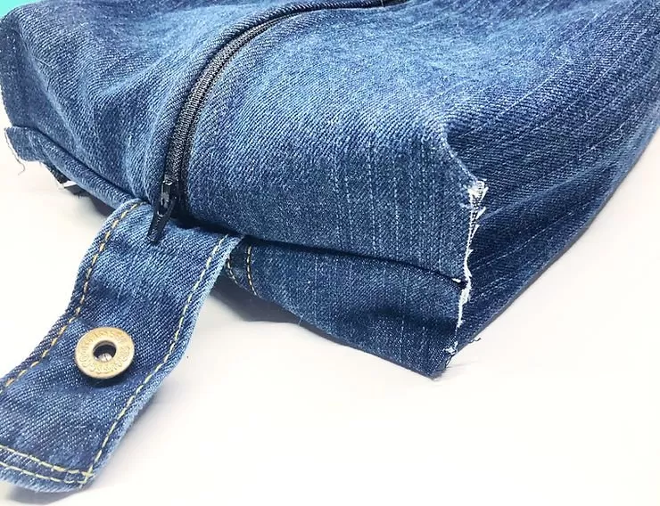 1 Hour Upcycle: Old Jeans into a Stylish Dopp Kit 19 image 132