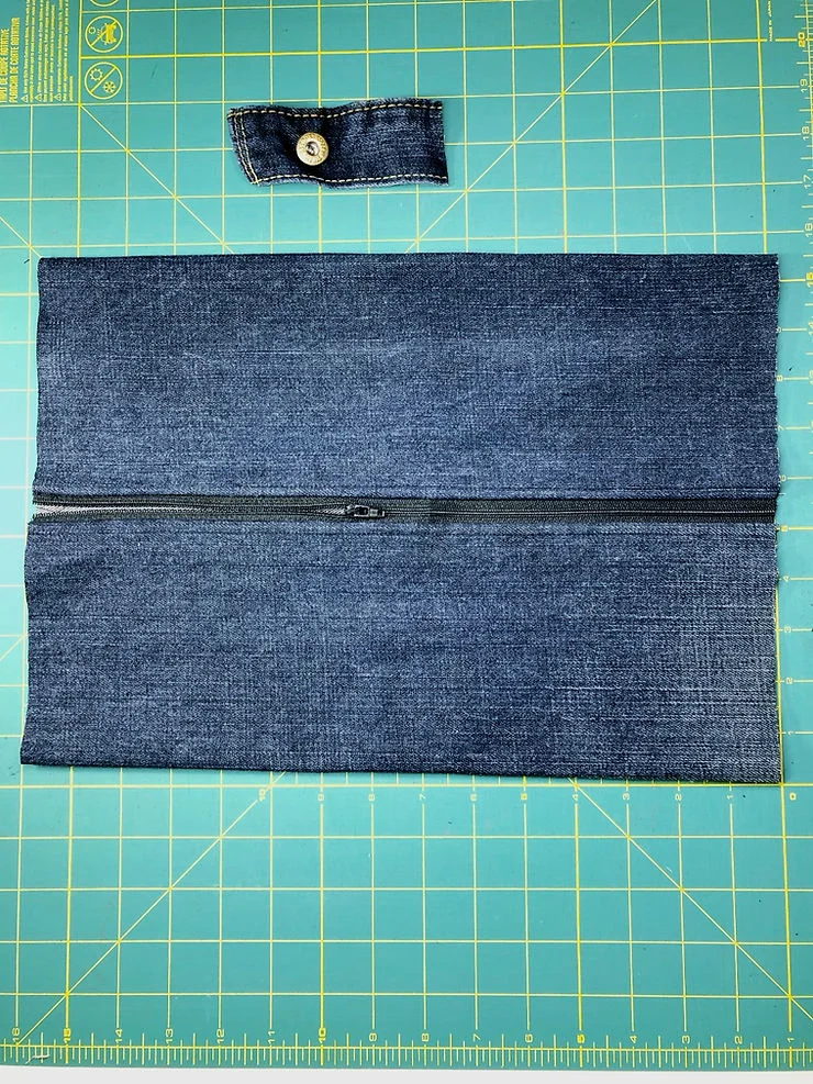 1 Hour Upcycle: Old Jeans into a Stylish Dopp Kit 12 image 139