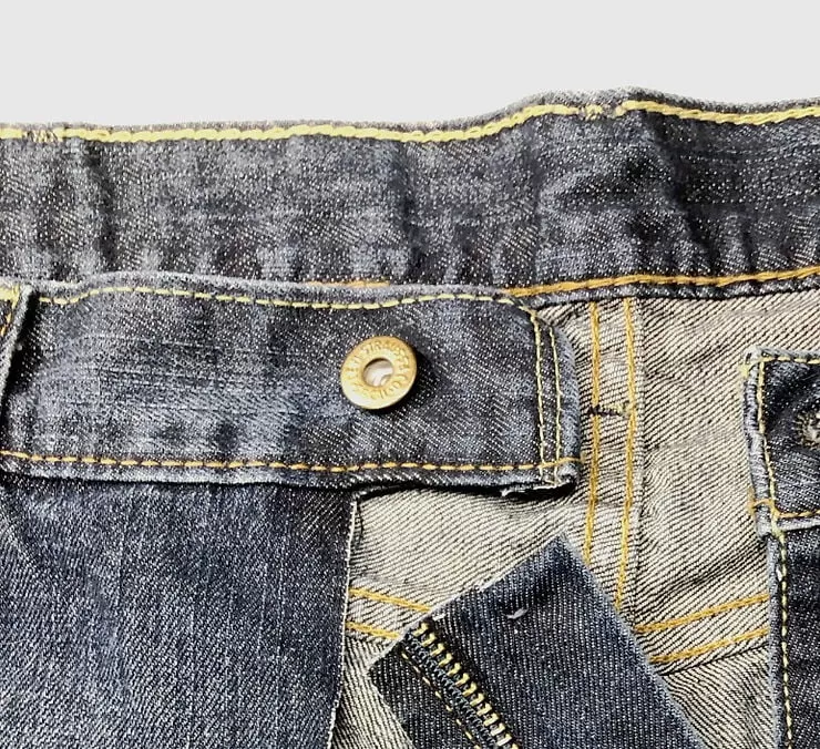1 Hour Upcycle: Old Jeans into a Stylish Dopp Kit 11 image 140