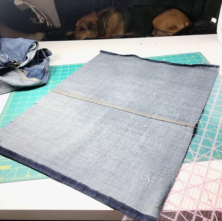 1 Hour Upcycle: Old Jeans into a Stylish Dopp Kit 6 image 145