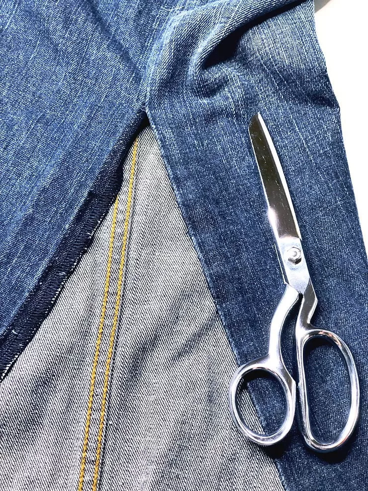 1 Hour Upcycle: Old Jeans into a Stylish Dopp Kit 4 image 147